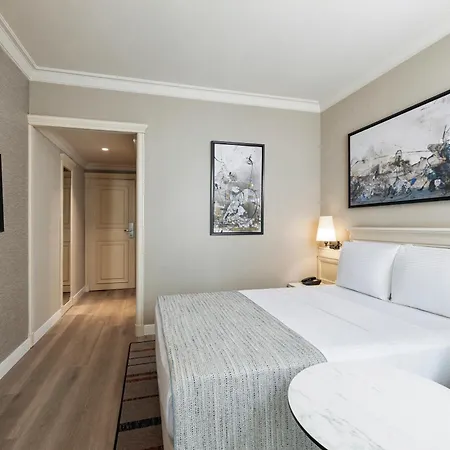 Elite World Comfy Taksim Recently Renovated