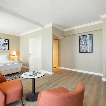 Elite World Comfy Taksim