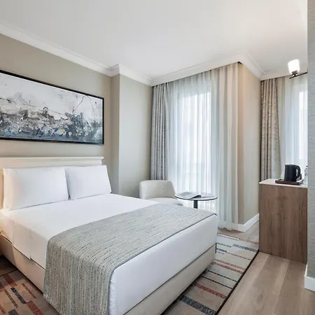 Elite World Comfy Taksim