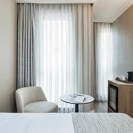 Elite World Comfy Taksim Hotel 4*