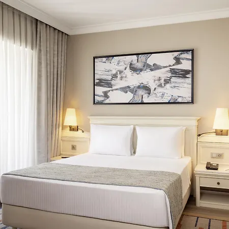 Elite World Comfy Taksim Recently Renovated 4*