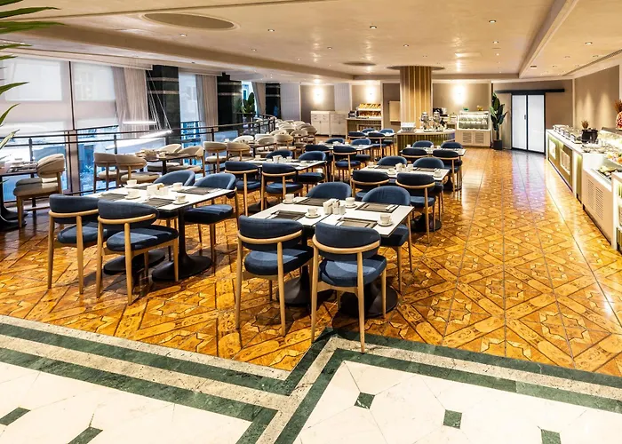 Hotel Elite World Comfy Taksim 4*