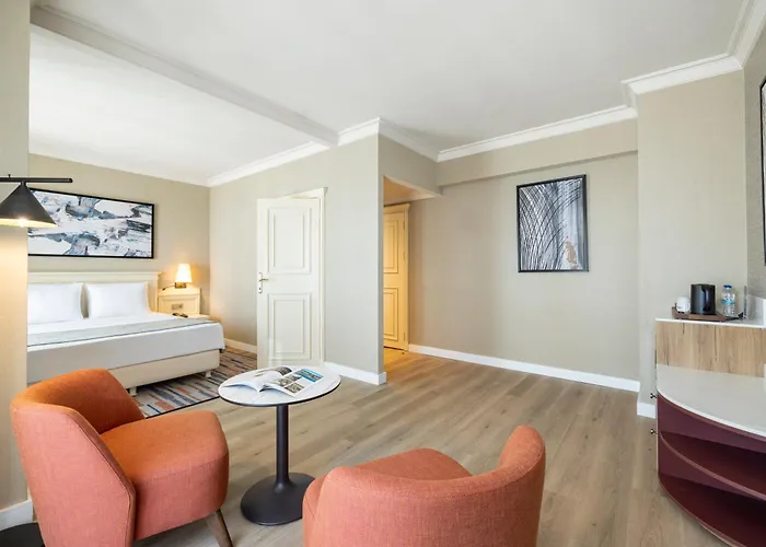 Elite World Comfy Taksim