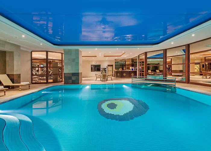 Elite World Comfy Taksim 4*