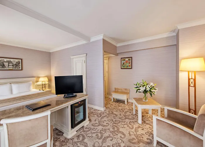 Elite World Comfy Taksim 4*